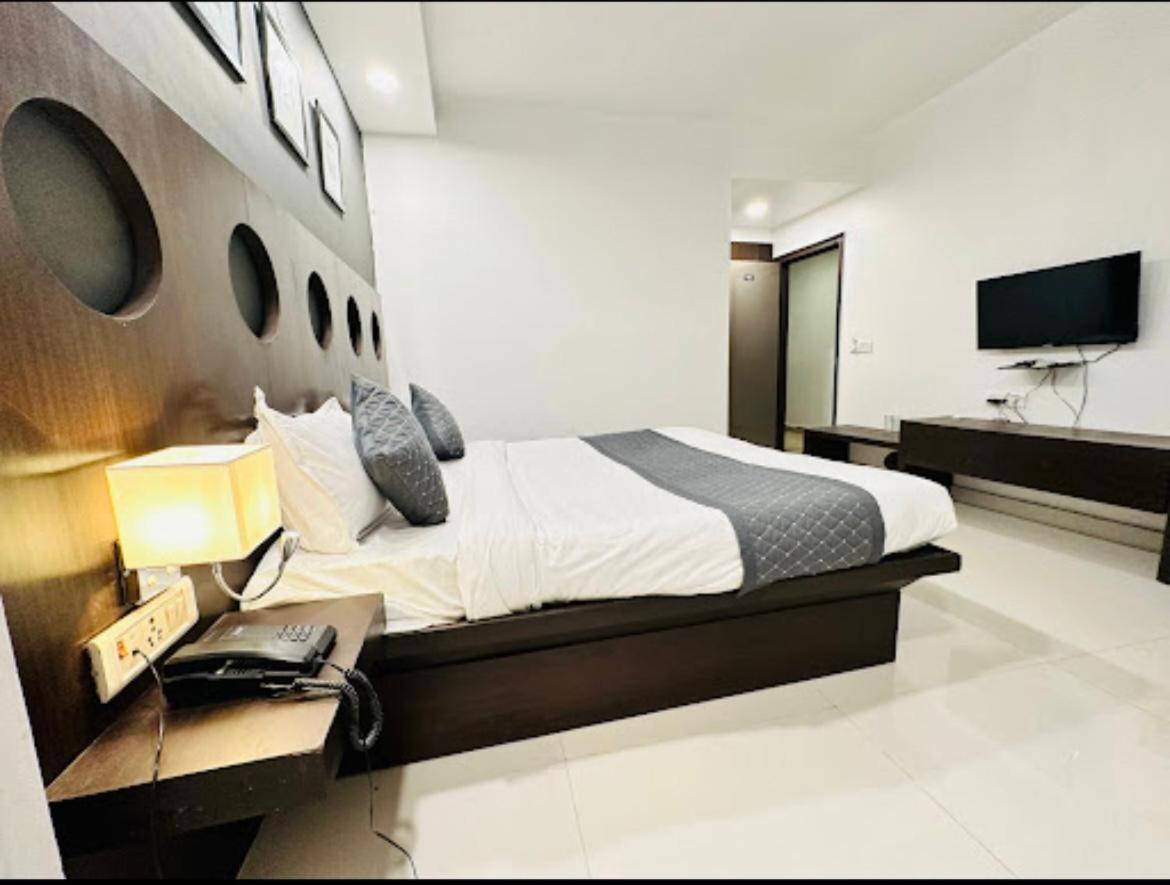 De Moon Residency-national Highway- 8,mahipalpur Hotel New Delhi