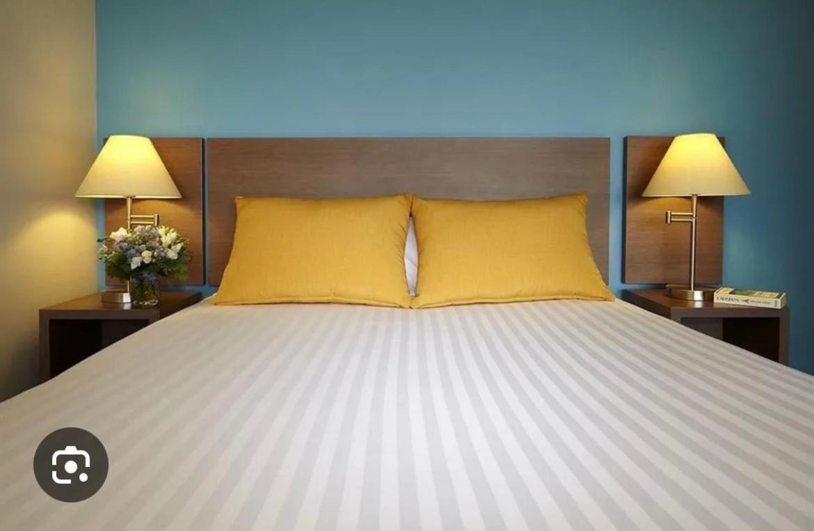 De Moon Residency-national Highway- 8,mahipalpur Hotel